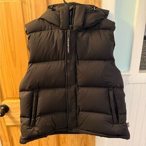 Aritzia super puff vest